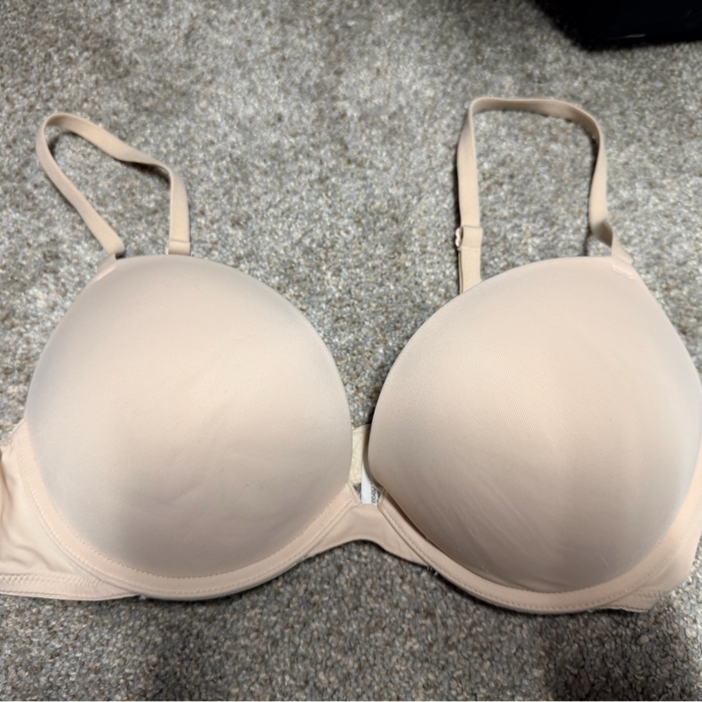 BNWOT Victoria's Secret PINK Light Beige push up Bra